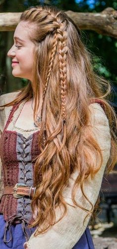 Lord Of The Rings Elf Hairstyles, Medieval Hairstyles Braids, Medieval Hairstyles Long Hair, Medieval Hairstyles Women, Medieval Fantasy Hairstyles, Medieval Braided Hairstyles, Medival Hairstyle Long Hair, Renfaire Hair Ideas, Larp Hairstyles