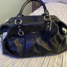 Black Large Coach Handbag With Purple Inner Liner And Zippered Pocket With 2 Slots Excellent Condition Bags Coach, Coach Handbag, Large Shoulder Bags, Balenciaga City Bag, Coach Handbags, Large Black