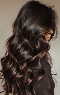 Rambut Brunette, Dark Brunette Hair, Brown Hair Looks, Brown Hair Inspo, Brunette Hair With Highlights, Brunette Balayage Hair, Brown Hair Balayage, Dark Brown Hair Color