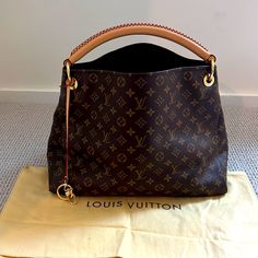 Lv Arsty Looks Brand New. I Have The Dust Over And Box. Louis Vuitton Artsy Mm Replica, Lv Trunk, Purse Louis Vuitton, Louis Vuitton Taschen, Vuitton Outfit, Louis Vuitton Pattern, Cheap Louis Vuitton Bags, Cheap Louis Vuitton Handbags, Louis Vuitton Artsy Mm