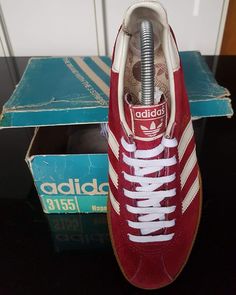 Adidas 1980, Luxury Retro Adidas Sneakers, Adidas 2000 Vintage, Vintage Adidas Sneakers With Logo, Vintage Adidas Red