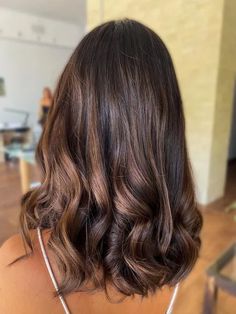 Shoulder Length Wavy Hair Summer Haircut, Summer Haircuts