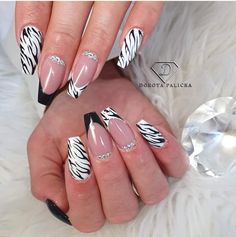 Zebra Nail Designs, Zebra Nail Art, Bird Nail Art, Zebra Print Nails, Coffin Nails Ombre, Zebra Nails, Short Coffin Nails, Almond Nails Designs, Festival Nails