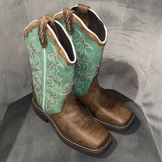 Brand New Genuine Cowboy Boots. Never Been Warn. Beautiful Emerald Green And Chocolate Brown With Intricate Detailing. Women’s Cowgirl Boots, Womens Cowgirl Boots Brown, Green Western Boots, Dark Green Cowboy Boots, Womens Cowgirl Boots Green, Green Cowboy Boots, Womens Justin Cowboy Boots, Cow Boy Boots, Cowboy Boots Aesthetic