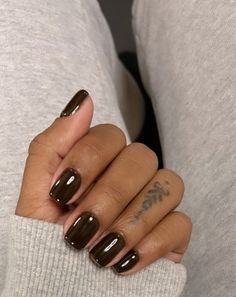 Short Classy Nails, Curved Nails, Halloween Acrylic Nails, Casual Nails, French Acrylic Nails, Fake Nails With Glue, Pearl Nails