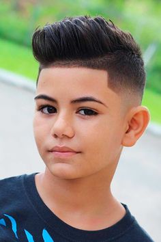 Perfect Back-to-School Boys Haircuts to Kickstart the Year! ★ Undercut with Short Top Popular Boys Haircuts, Back To School Haircuts, Haircuts For Boys, Mens Medium Length Hairstyles, Pompadour Fade, Boy Haircuts Short, Toddler Haircuts