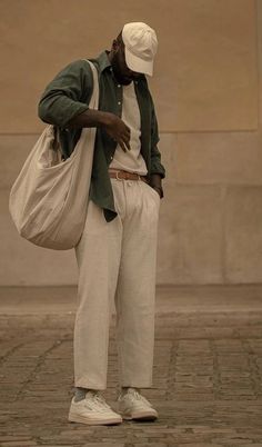 Mens Streetwear Skater, Mens Flowy Outfits, Mens Preppy Streetwear, Trendy Mens Work Outfit, 90s Street Style Aesthetic Men, Men Earthy Fashion, Indie Rock Style Men, Nyc Outfits Spring Men, Old Money Style Men Aesthetic