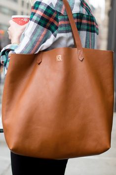 still dreaming of this bag... University Bag, Brown Leather Tote Bag, Brown Riding Boots, Lv Bags, Fashion Blogger Style, Brown Bag, Make Up Bag, Hippie Style, Leather Tote Bag