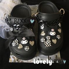 Fun Black Shoe Charms For Gifts, Fun Black Shoe Charms For Gift, Casual Black Shoe Charms For Gifts, Crocs With Jibbitz, Crocs With Charms, Bowknot Shoes, Black Crocs, Crocs Fashion, Jeweled Shoes