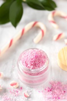 DIY Peppermint Candy Cane Lip Scrub. Learn how to make a DIY lip scrub with a delicious and festive peppermint candy cane scent! This pretty pink lip scrub recipe can be made in minutes with natural ingredients like sugar and coconut oil. Perfect for Christmas! #lipscrub #alifeadjacent #sugarscrub Candy Cane Diy, Pink Lip Scrub, Beet Powder, Diy Scrubs, Lipgloss Business, Homemade Skincare, Organic Cream