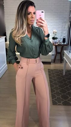 Work Outfits Women Professional, Gorgeous Blouses, Outfit Mujer, Business Casual Outfits For Work, Classy Work Outfits, Work Looks, Formal Outfit