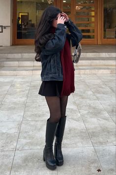 outfit check cool city it girl aesthetic skirt denim jacket maxi scarf knee high boots  blue Thrift Board, Denim Skirt Outfits, Downtown Outfits, Skandinavian Fashion, Chique Outfits, Uni Outfits, Foto Poses, Looks Street Style, Mode Inspo