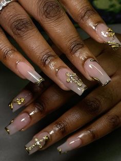 Back To School Nails Chrome, God Nails Design, Matric Nails, Nails Chrome Designs, Nails Design Chrome, 17th Birthday Nails, Gold Chrome Nails Designs, Nails In Gold, Baddie Nails Ideas