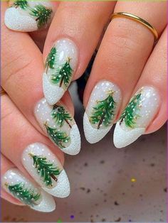 I'm bored so let's see y'all's amazing nails! Green Christmas Nails, Christmas Tree Nail Art, Pink Flower Nails, Classy Nail Art Ideas, Tree Nail Art, Christmas Tree Nails, Tree Nails