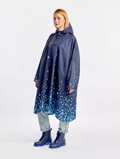 Lifestyle foto Impermeable alegre Gotas de lluvia Lifestyle