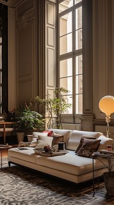 talian interior design Italian Apartment, Interior Design Masters, Italian Interior Design, Italian Interior, Classic Bedroom, Parisian Apartment, Blog Article, Holiday Home Decor, Modern Aesthetics