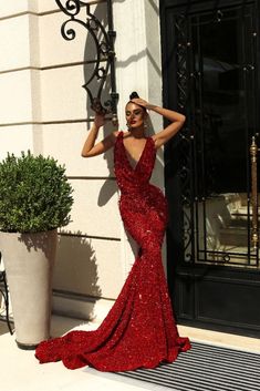 Anaya Elegant V-Neck Red Evening Dress African Wear For Women, Xxxl Dress, Red Evening Dress, Dresses Xxl, Women's Evening Dresses, Pageant Dresses, Short Wedding Dress, Teenage Fashion Outfits, Evening Dresses Long