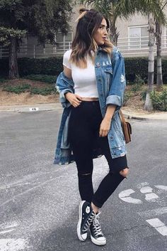 Jean Jacket Outfits, Denim Jacket Outfit, Cute Outfits For School, Outfit Jeans, Trik Fotografi, Denim Jacket Women, Outfits Casual, Vogue Paris