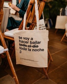 Boda en Parque de la Marquesa (Murcia) Wedding Planner Valisse Eventos. Fotografía de bodas en Murcia AM Producciones. Disco Ideas, Ideas Casamiento, Sicily Wedding, Bridesmaid Photoshoot, Wedding Tote, Love Stories, Party Planner, Weeding, Wedding Planner