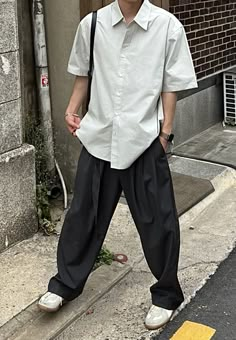 Mens Streetwear Japan, Parashoot Pants Outfit Men, Japanese Street Fashion Men Summer, Japanese Aesthetic Outfits Men, Japan Streetwear Men, Japanese Style Outfits Men, Korean Street Fashion Mens Casual, Japanese Outfits Men, Mens Japanese Fashion