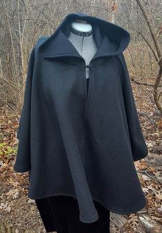 Short Fleece Cloak - Black Full Circle Cloak Cape with Hood Short Cloak, Cloak Black, Cloak Pattern, Cape With Hood, Shoulder Cape, Apocalyptic Fashion, Black Cape, Wedding Cape, Cozy Jacket