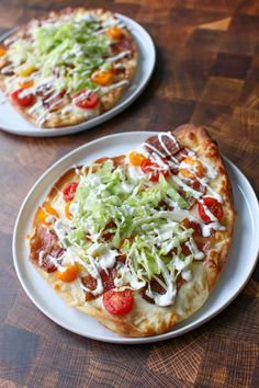 BLT Naan Flatbread | Meals for 2 - Make With Mara Flatbread Meals, Naan Flatbread Recipes, Greek Yogurt Pizza, Yogurt Pizza, Blt Pizza, Healthy Pasta Alternatives, Paleo Banana Bread Recipe, Healthy Flatbread, Meals For 2