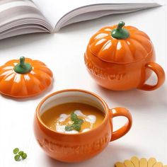 Cute Ceramic Breakfast & Soup Pumpkin Cup Bowl with Lid - Peachymart Soup Pumpkin, Breakfast Soup, Pumpkin Cups, Pumpkin Bowls, Desain Pantry, Tanah Liat, Keramik Design, Soup Mugs, Cute Kitchen