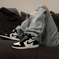 Black White Jordans, Jordan 1 Outfit, Dr Shoes, Basket Style, Jordan Shoes Girls, Shoes Sneakers Jordans, Nike Shoes Jordans, Jordan Outfits, Nike Air Shoes