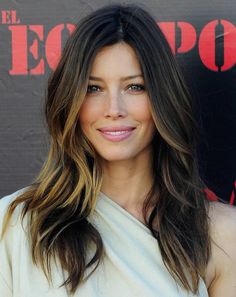 21 Best Hairstyles For Long Faces Feed Inspiration Beyonce Hair, Long Face Haircuts, Long Face Hairstyles, Long Face, Natural Hair Styles Easy, Jessica Biel, Long Faces, Curly Bob Hairstyles, Haircuts For Long Hair