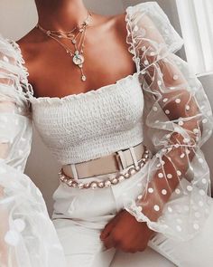 Cute Necklaces, Sheer Fashion, Mode Vintage, Girly Outfits, Mode Inspiration, White Top, 16 9, Vintage Shirts