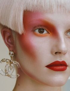 Now you see me: Jordan Moon and Lilly Marieby Laura Okita for Vogue Portugal November 2019 Portugal November, Vogue Makeup, 80s Makeup, Vogue Portugal, Drag Make-up, Drag Makeup, Creative Makeup Looks, Beauty Shoot, Editorial Makeup