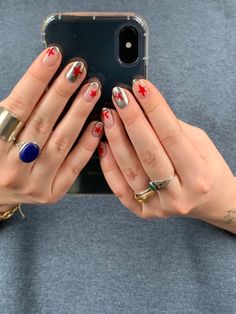 Star Metallic Nails, Chrome And Star Nails, Mismatched Nail Art Short, Red And Silver Star Nails, Red And Chrome Nails, Red Stars Nails, Silver And Red Nails, Short Nails Y2k, Short Silver Nails