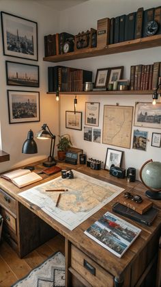 Street Style Room Ideas Writer Room Decor, Masculine Desk Decor, Drafting Table Aesthetic, Americana Office, Home Office Ideas Masculine, Masculine Desk, Explorer Decor, Home Art Room, Explorer Room