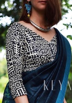 Print Blouse Design, Cotton Blouse Pattern, Normal Blouse, Saree Pins, Saree Jacket, Formal Blouses, Draping Styles, Jacket Designs