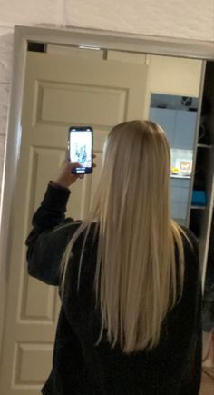 Mirror Selfie Blonde Hair, Blonde Girl Mirror, Blonde Mid Length Hair, Blone Hair, Blonde Long Hair, Pretty Blonde Hair, Perfect Blonde Hair, Best Hair Dye, Long Healthy Hair