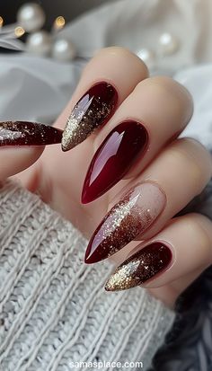 30+ Best Fall Dip Nails Ideas and Designs In 2024 Burgundy Stiletto Nails Design, Nail Ideas Autumn 2024, Thanksgiving Nail Inspo Almond, Xmas Nails 2024, Moulin Rouge Nails, Nails Inspiration 2024, Maroon And Gold Nails Design, Burgundy And Gold Nails Acrylic, Nails Ideas 2024