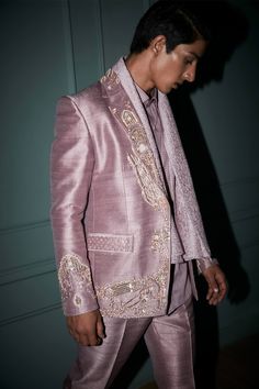 Groom Second Outfit, Purple Formal Outfit For Men, Pastel Groom Suit, Purple Men Outfit, Couture Fashion Men, Colorful Tuxedo, Silk Suits