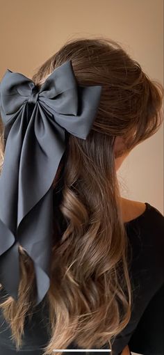 A cute wee piccy of my new little black bow Trendy Hairstyle, Ribbon Hairstyle, Fancy Hairstyles, Half Up Hair, Homecoming Hairstyles, Aesthetic Hair, Hair Hairstyles, Trendy Hairstyles