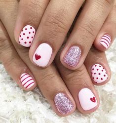 We’re entering a new year and heading to a new season. A season of soft, romantic and feminine , it’s a spring season. So... Red Nail Art Designs, Red Nail Art, Valentine Nail Art, Nails Valentines, February Nails, Nail Designs Valentines, Heart Nail, Valentine Nails