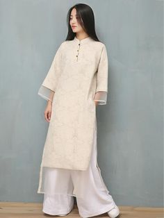 Jacquard Split-joint Ramie Cotton Ao Dai FREE SIZE Moda China, Vietnamese Traditional Dress, Vietnamese Dress, Linen Color, Pretty Blouses, Traditional Fashion, Chinese Dress, Modest Outfits, Asian Fashion