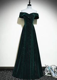 A-line Off Shoulder Green Velvet Simple Party Dress Outfits For Girls Party Dress Green, Simple Party Dress, Velvet Evening Gown, Prom Dress Inspo, Green Prom, Prom 2024, Prom Dress Ideas, Prom Inspo, Prom Dress Inspiration