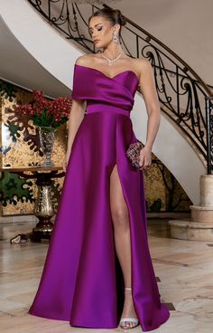 Prom Dress Inspo, Bridesmaids Dress Inspiration, Couple Dress, Stunning Prom Dresses, Mother Of The Bride Outfit, Glamour Dress, Stylish Party Dresses, Stay Young, Bridesmaid Gown