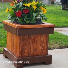 2x4 planter box plans. PDF includes cutting list, shopping list, drawings and measurements. Measurements are in imperial/ feet and inches. 2x4 Planter, Wooden Box Plans, Wooden Flower Boxes