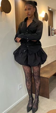 Retro Fashion Black Women, Stocking With Skirt Outfit, Tights Outfits Aesthetic, Lace Tights Outfit