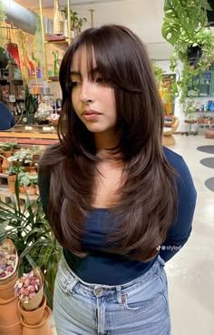 Long Hair Layers Face Framing Bangs, Metamorphosis Manga Saki, Layer Haircut For Long Hair With Bangs, Layers And Curtains Bangs, Shaggy Layers With Wispy Bangs, Long Haircut Bangs Round Face, Layers On Round Face, Haircut Inspo For Round Face, Telenovela Hair