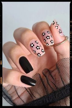 Nails To Match Black Dress, Black Flower Nails, Black Floral Nails, Black Spring Nails, Teen Nail Art, Really Short Nails, Stylish Nail Art, Teen Nails, App Filter