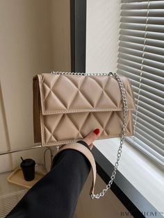 BagForLove - Quilted Chain Square Bag with Minimalist Appeal Cute Hand Bags, Hamper Ideas, Stylish Handbags, Cute Bags, Bag Bag