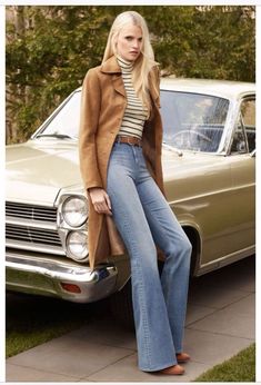 70s Flare Jeans Outfit, Flare Jean Outfit, Flare Jeans Outfit, Jeans Trend, Lara Stone, Outfits 70s, 70s Inspired Fashion, 70s Outfits, Estilo Hippie