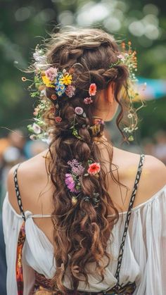 Earthy Wedding Hairstyles, Boho Bride Hairstyles Braids, Purple Hair Wedding Hairstyles, Hobbit Wedding Hair, Half Up Half Down Hair Flowers, Woodland Fairy Hair, Celtic Wedding Hairstyles, Wedding Hair Naturally Curly, Enchanted Forest Hairstyles