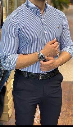 Casual Outfits For Men Summer, Business Outfits For Men, Business Photoshoot Poses, Italian Summer Outfits Men, Summer Looks For Men, Italian Summer Outfits, Mens Casual Suits, Mens Smart Casual Outfits, Mens Business Casual Outfits